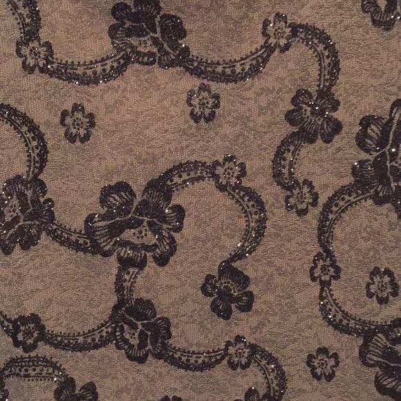 Classy Top - Picture 2 of 3